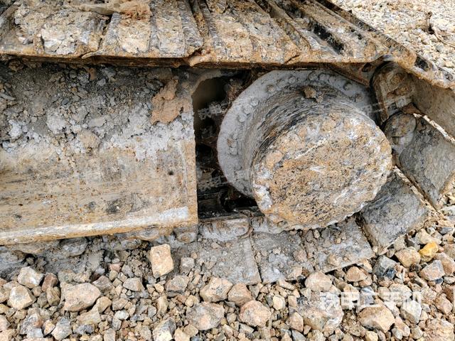 右驱动轮（行走机构）