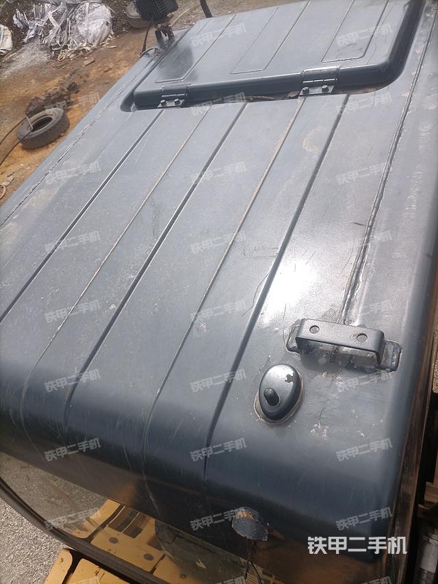 驾驶室顶部（整机外观）