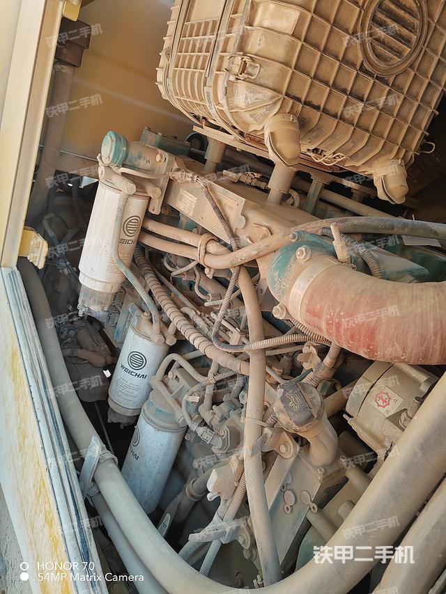 发动机左侧（整机外观及大件）