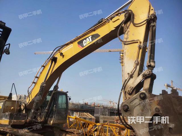 驾驶室顶部（整机外观）