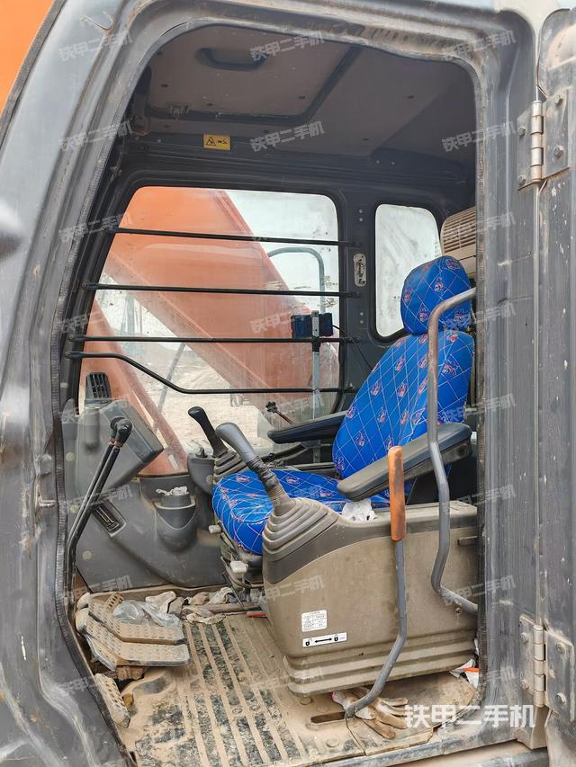 驾驶室整体（整机外观）