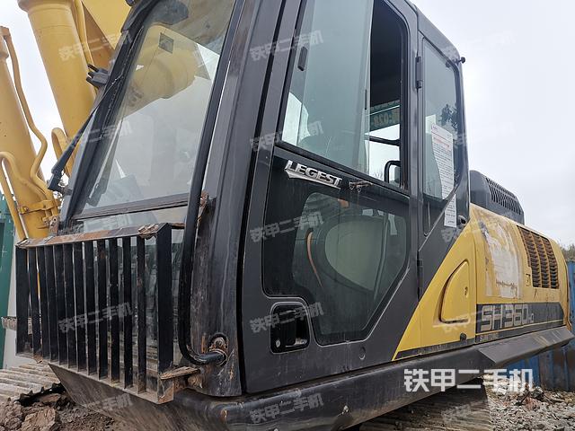 驾驶室整体（整机外观）