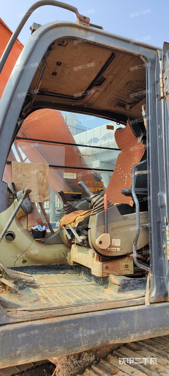 驾驶室整体（整机外观）