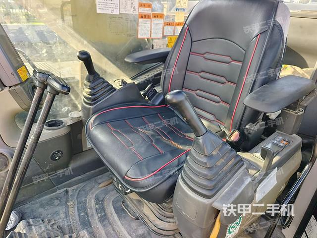 驾驶室整体（整机外观）