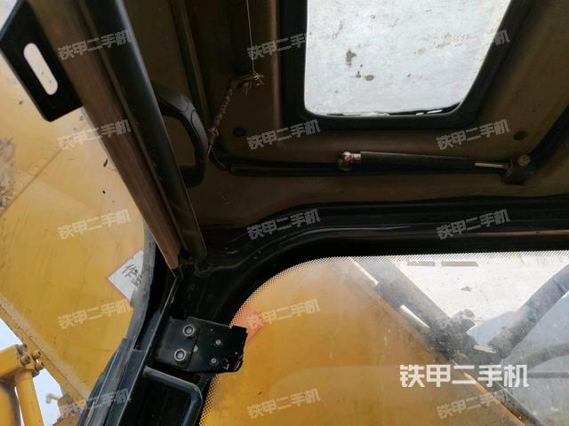 驾驶室左前45度（驾驶室部分）