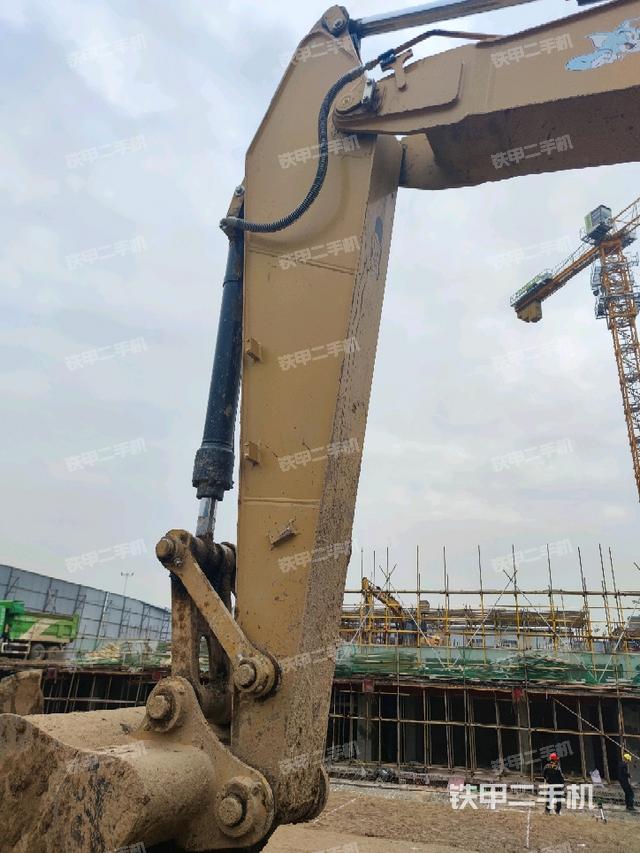 小臂整体左后（工作和回转装置）