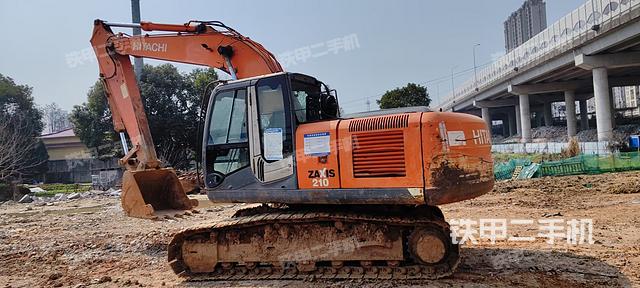 日立ZX200-3挖掘机