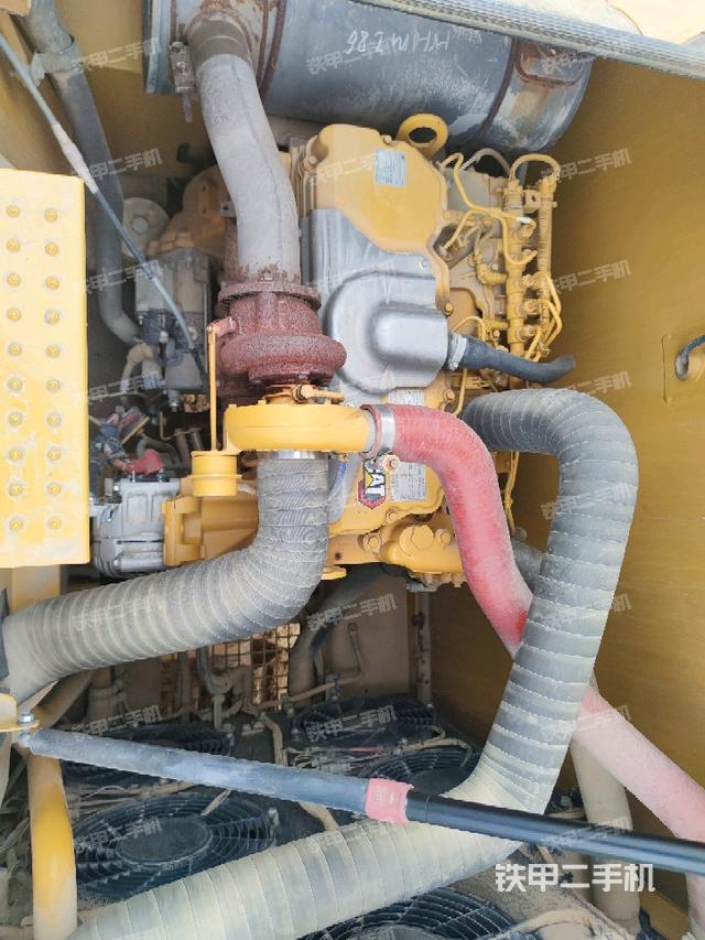 发动机室（上车部件）