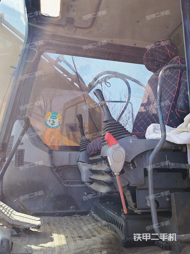 驾驶室整体（整机外观）