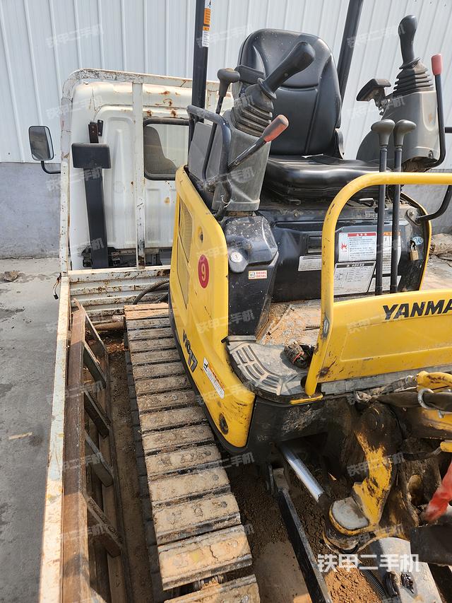 回转马达和主控阀（整机外观）