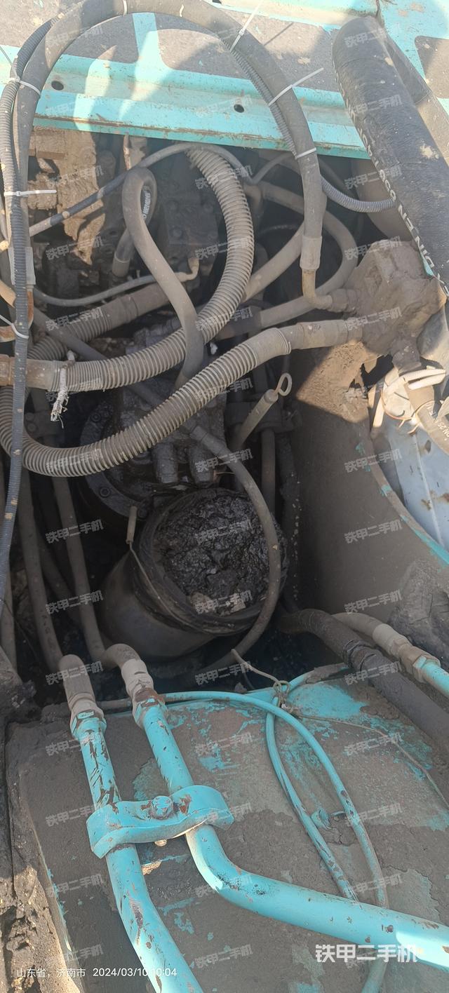 回转马达和主控阀（整机外观）