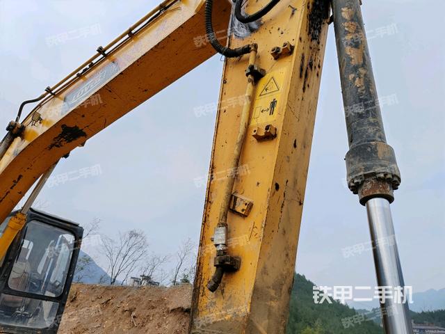 小臂整体左后（工作和回转装置）