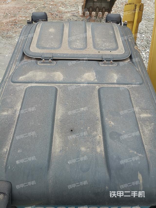 驾驶室顶部（整机外观）