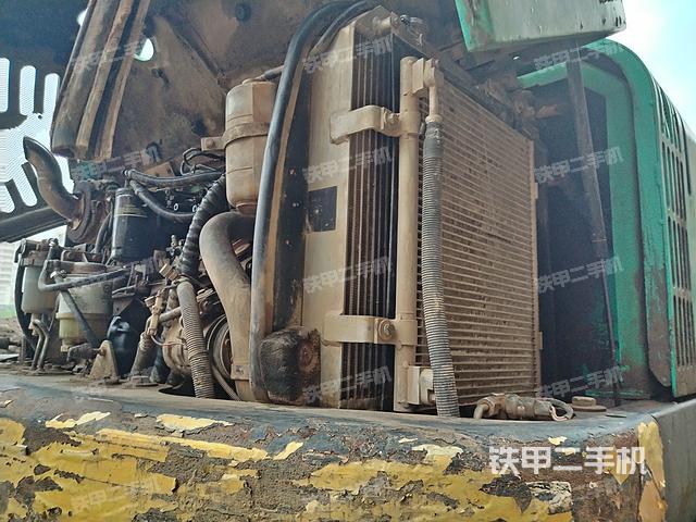 驾驶室顶部（整机外观）