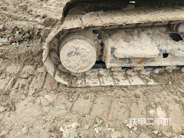 右驱动轮（行走机构）