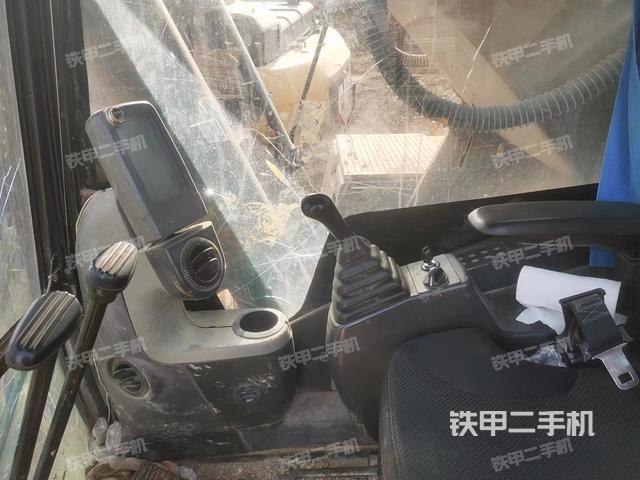 驾驶室整体（整机外观）