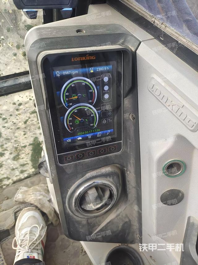 驾驶室整体（整机外观）