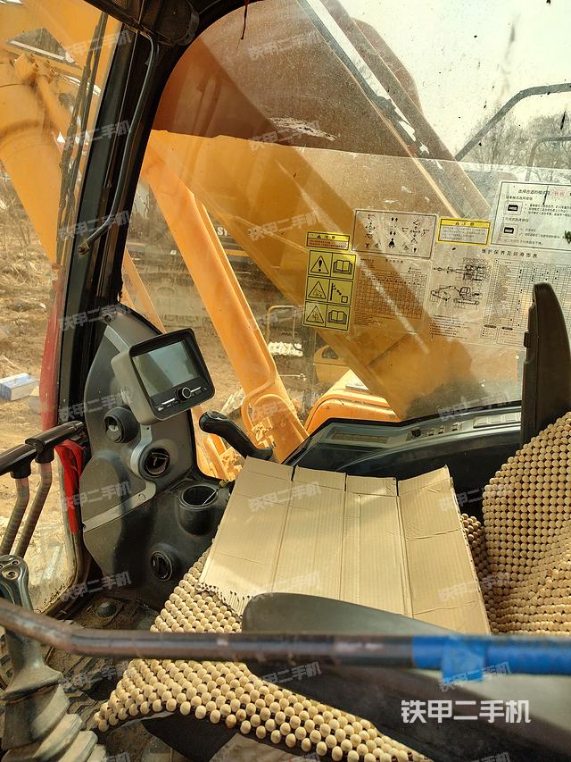 驾驶室整体（整机外观）