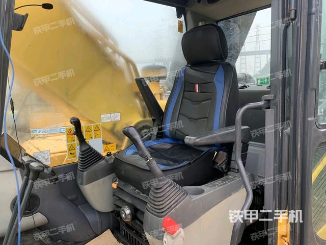 驾驶室整体（整机外观）