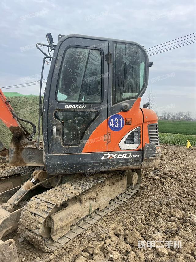 驾驶室整体（整机外观）