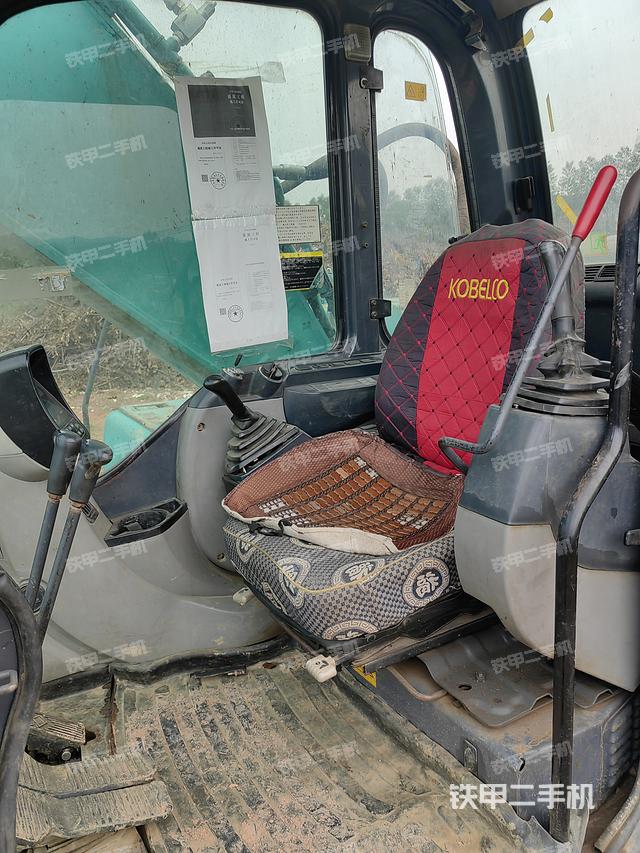 驾驶室整体（整机外观）