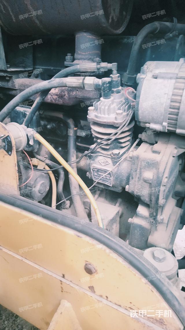 发动机左侧（整机外观及大件）