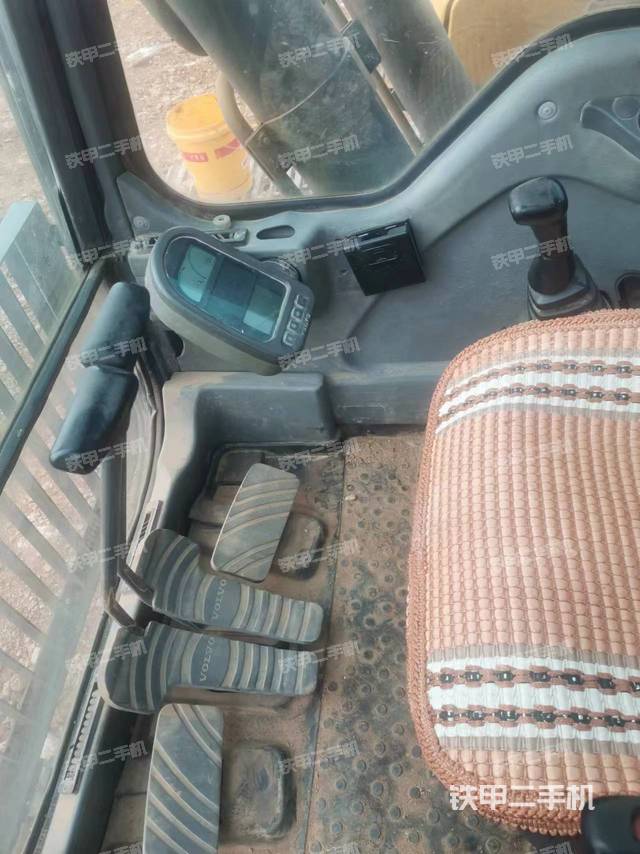 驾驶室整体（整机外观）