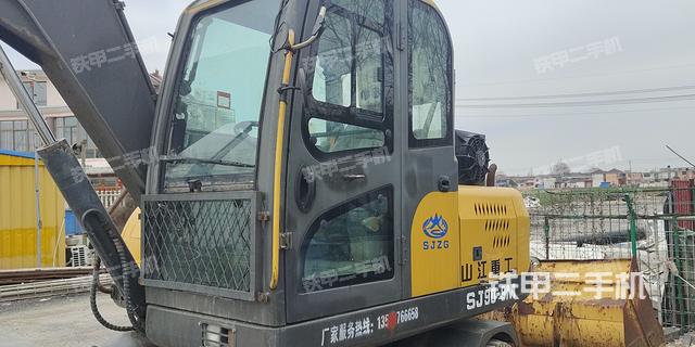 驾驶室整体（整机外观）