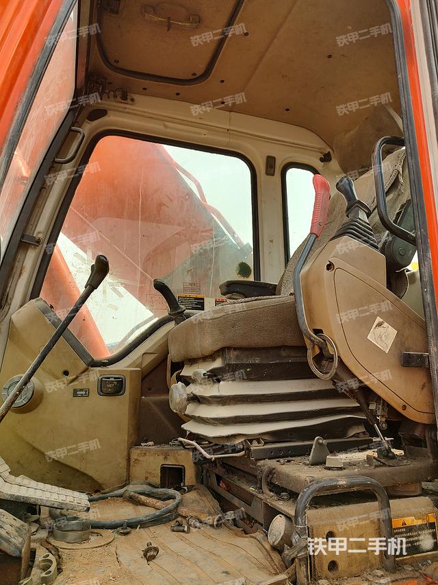 驾驶室整体（整机外观）