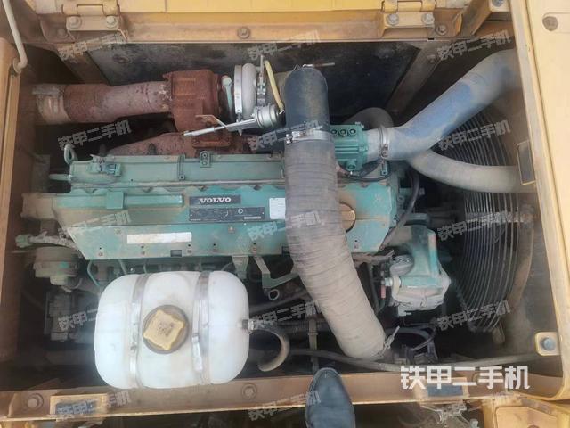 发动机整体俯视（整机外观）