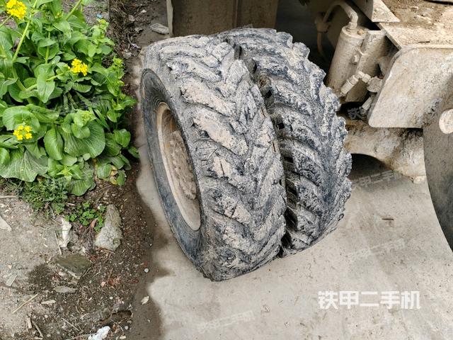 左側(cè)履帶整體?(行走機(jī)構(gòu)) 左側(cè)履帶整體?(行走機(jī)構(gòu))