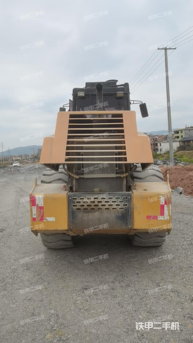 整机右后45°（设备外观及核心部件）