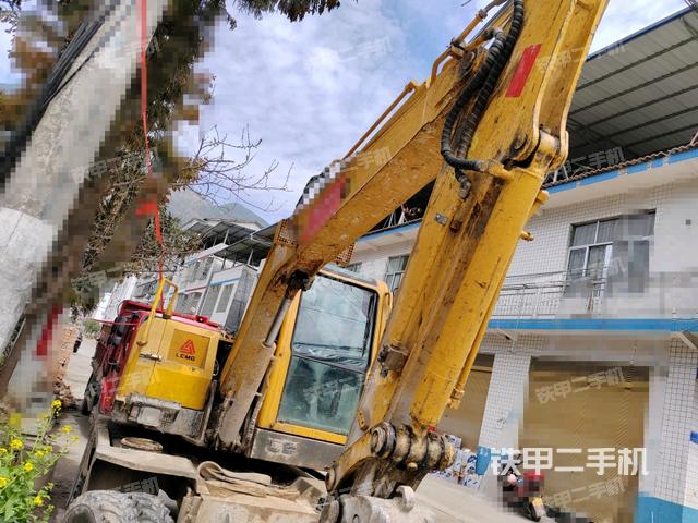 右前45(整機(jī)外觀) 右前45(整機(jī)外觀)
