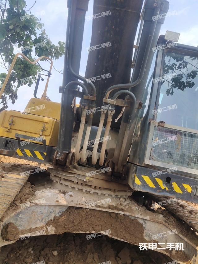 驾驶室整体（整机外观）