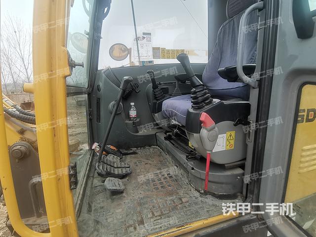 驾驶室整体（整机外观）