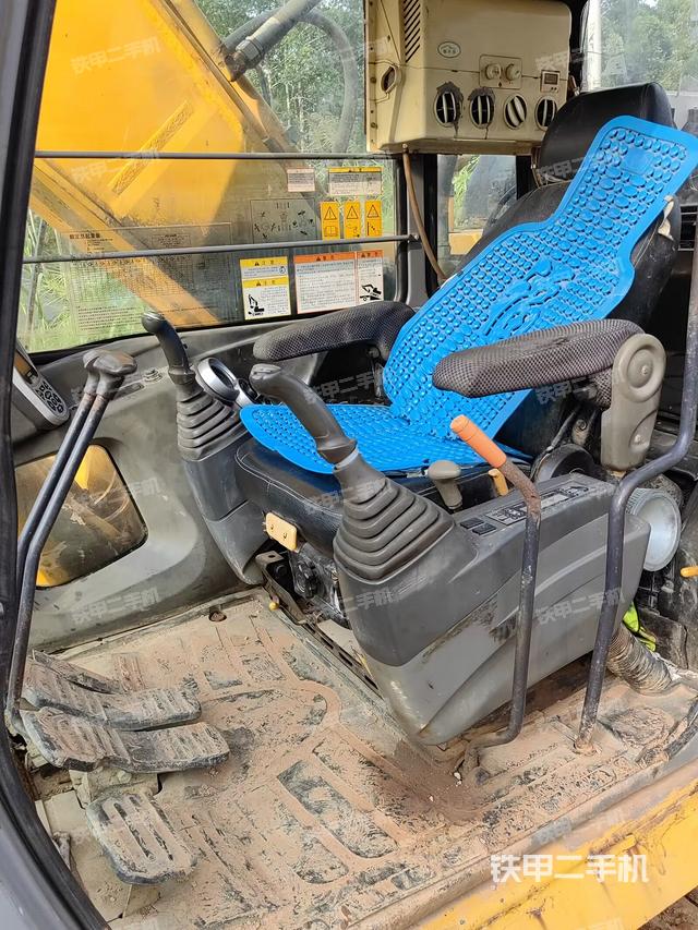 驾驶室整体（整机外观）