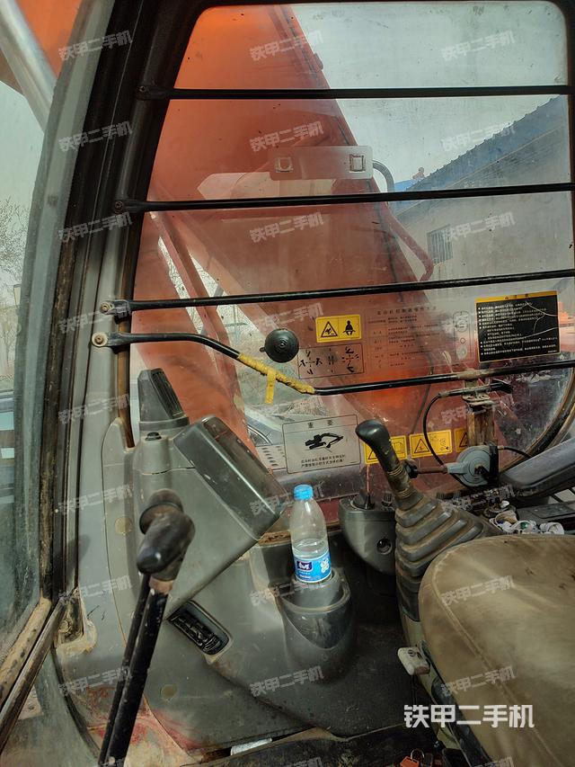 驾驶室整体（整机外观）