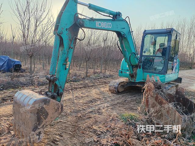 神钢SK60-8挖掘机