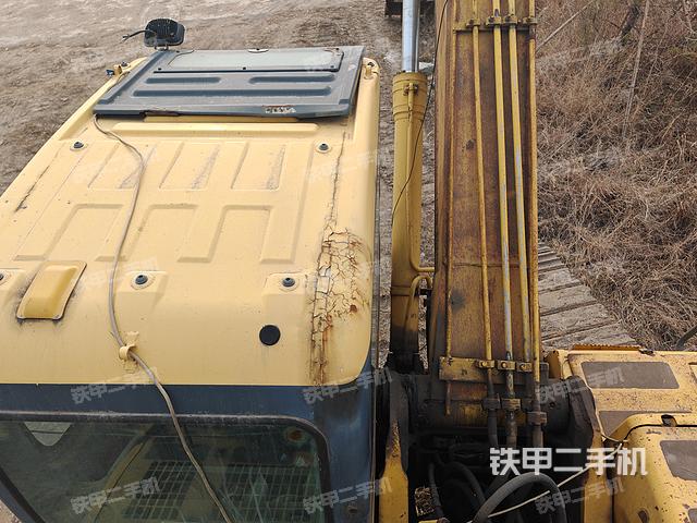 驾驶室顶部（整机外观）