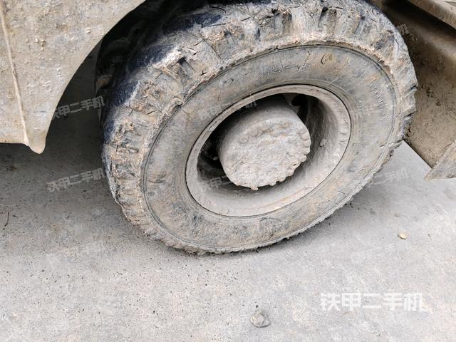 右側(cè)履帶整體?(行走機(jī)構(gòu)) 右側(cè)履帶整體?(行走機(jī)構(gòu))
