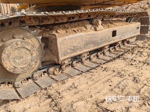 单侧履带整体（整机外观）