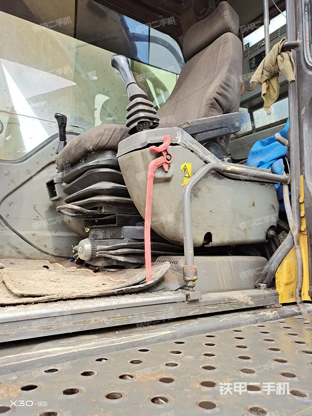 驾驶室整体（整机外观）