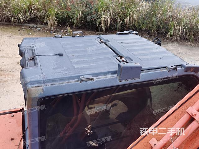 驾驶室顶部（整机外观）