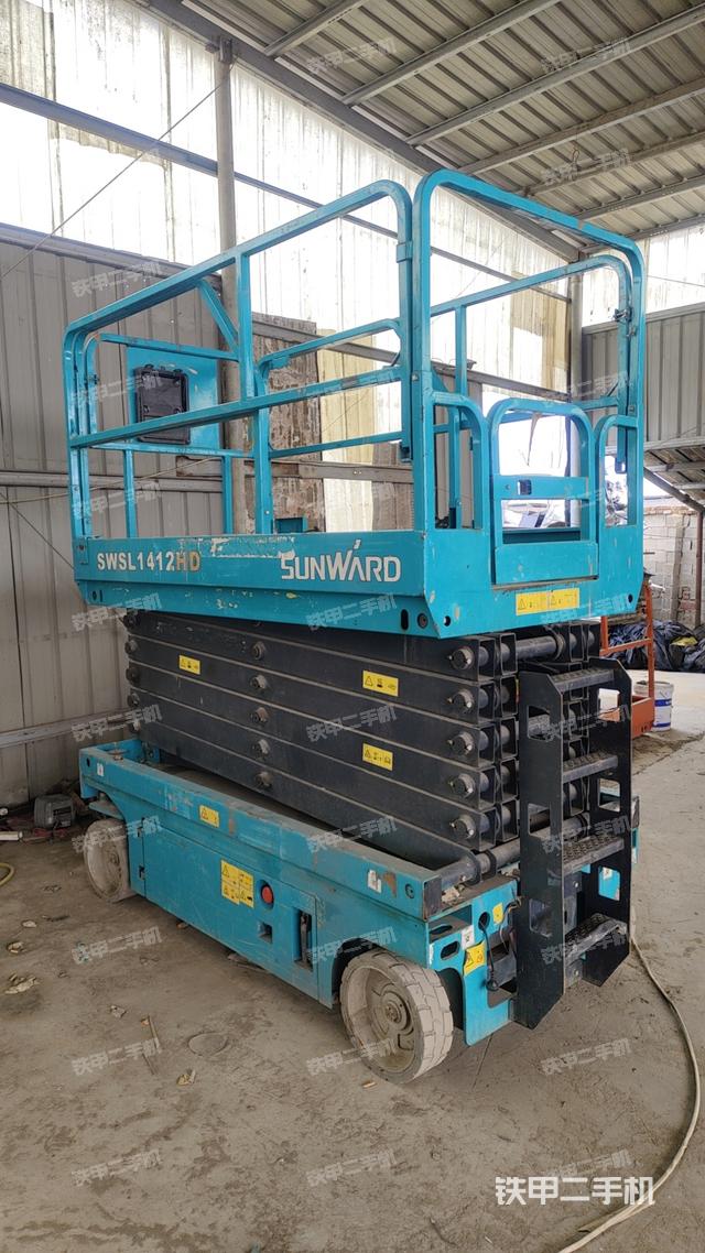 整机右后45°（设备外观及核心部件）