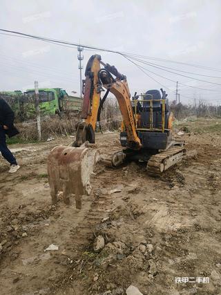 上海恒特重工HT20挖掘机实拍图片