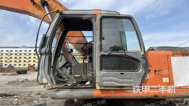 驾驶室整体（整机外观）