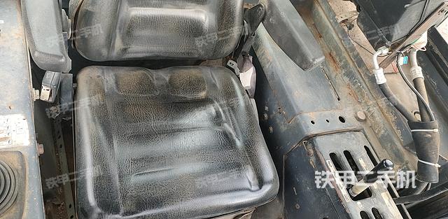 驾驶室操作台（设备外观及核心部件）