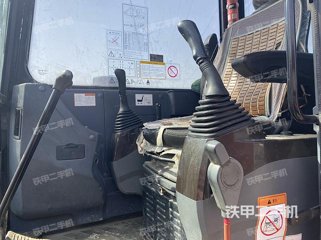 驾驶室整体（整机外观）