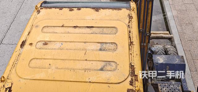 驾驶室顶部（整机外观）