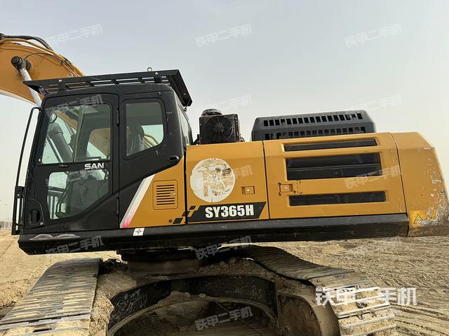 驾驶室顶部（整机外观）